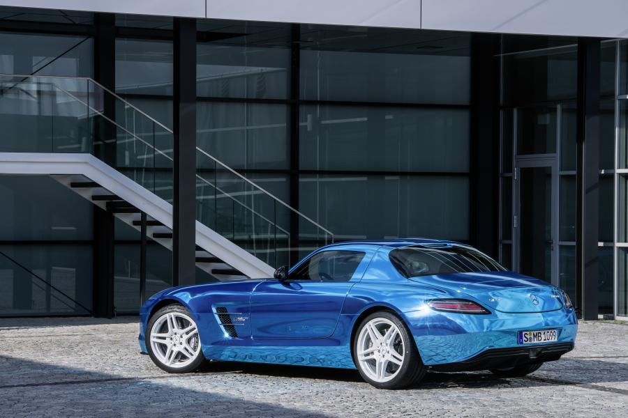  Mercedes-Benz SLS AMG Electric Drive concept 2012 года  (фото 18 из 30)